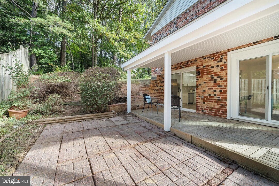 Building Photo - 10116 Dundalk St