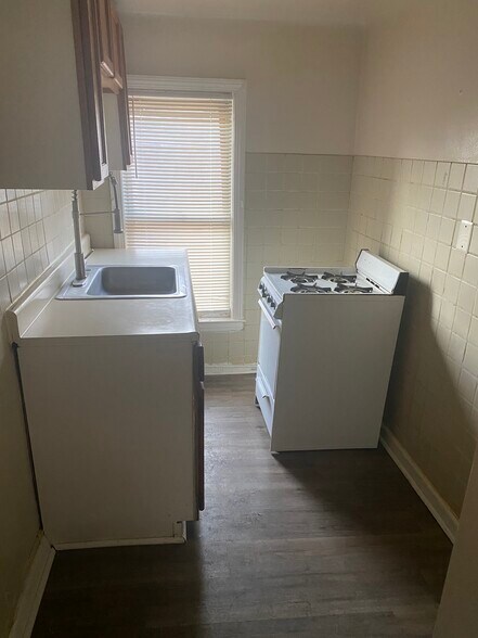 Building Photo - 5134 Caniff Ave