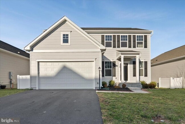 Primary Photo - 115 Interlace Wy