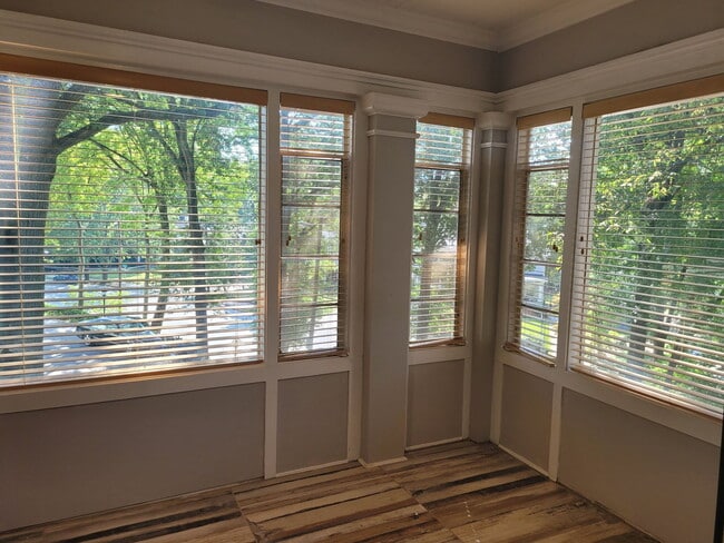 Building Photo - 169 Peachtree Cir NE