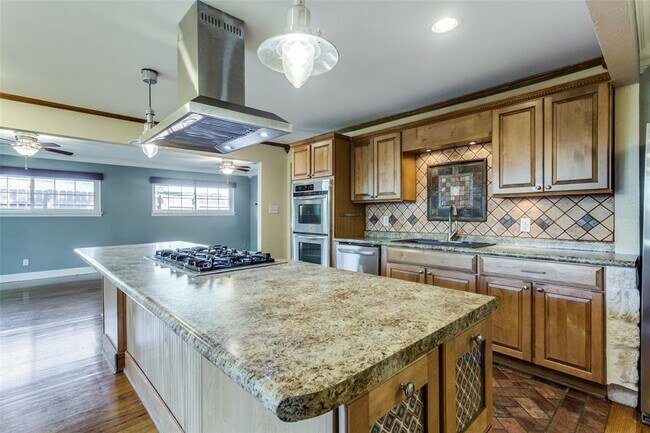 Building Photo - 4306 Benning Dr
