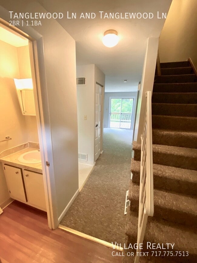 Building Photo - 442 Tanglewood Ln