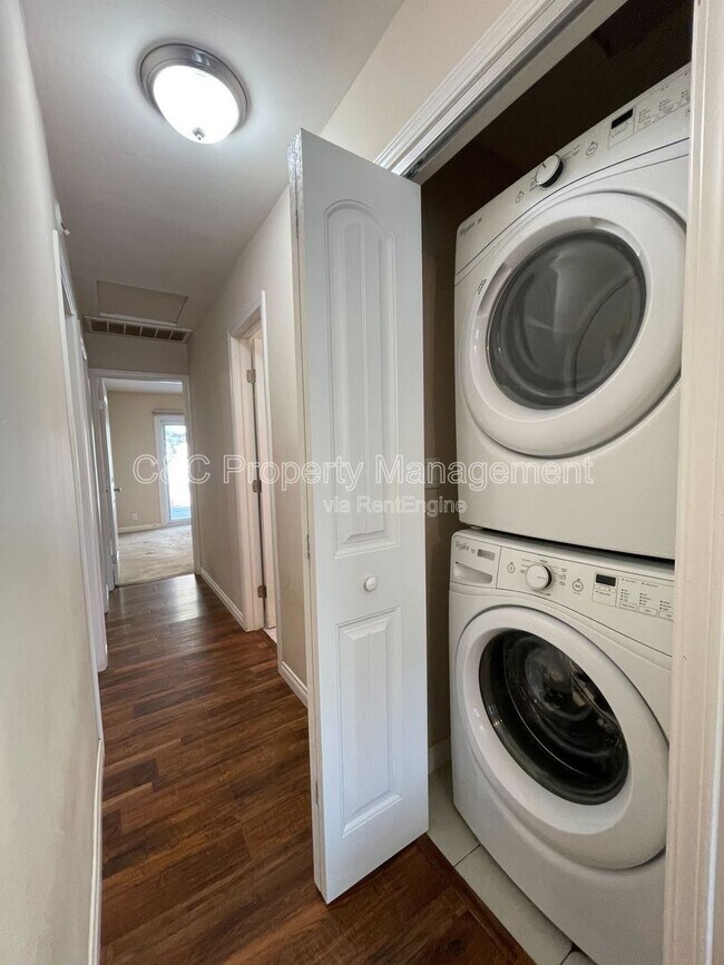 Building Photo - 4774 Mt Cresti Dr