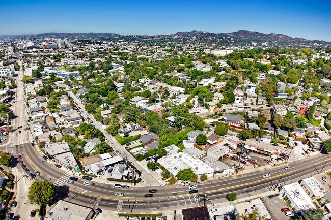 Building Photo - Your Perfect 3/2.5 Los Angeles Home Available Now!