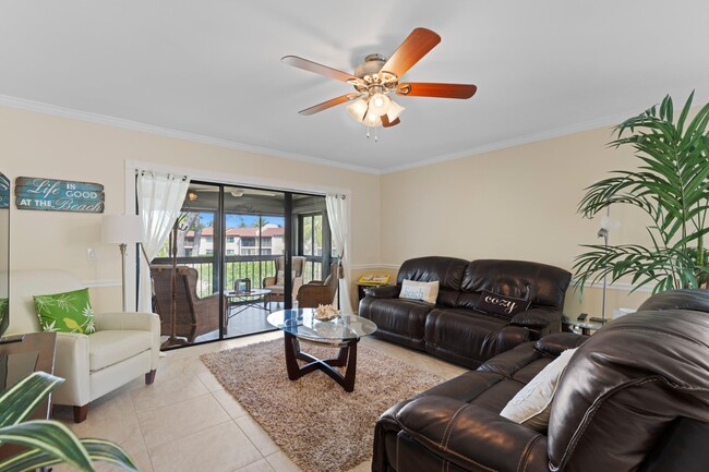 Building Photo - 9267 Vista Del Lago