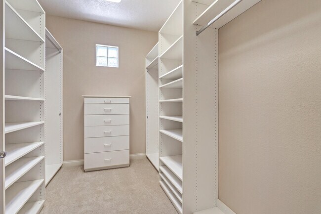 Building Photo - 8415 Disney Pl NE