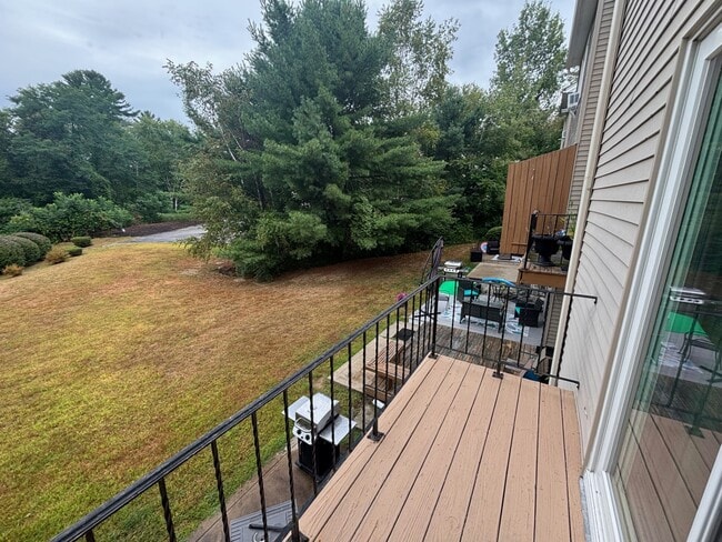 Building Photo - 266 Endicott St N