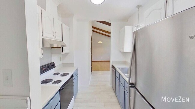 Building Photo - 4711 Highview Pl