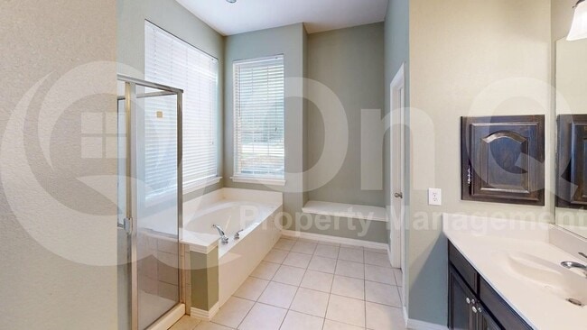 Building Photo - 4536 Brenda Dr