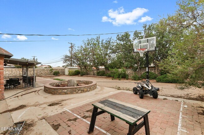 Building Photo - 9904 Monaco Dr