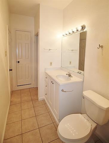 Building Photo - 9600 Royal Ln