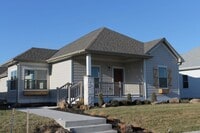 Building Photo - 1003 E Maple Ave