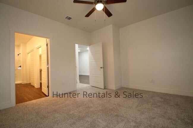 Building Photo - Upscale Four-Bedroom Townhome!