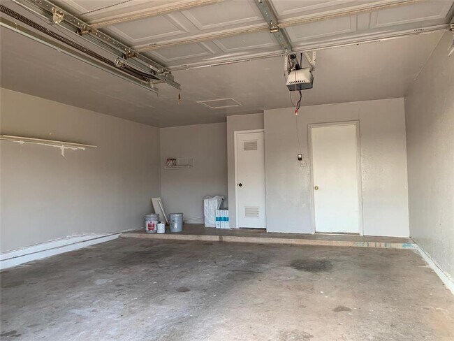 Building Photo - 4309 Bob O Link Dr