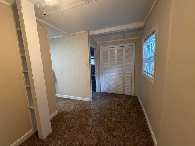 Building Photo - One Bedroom Home