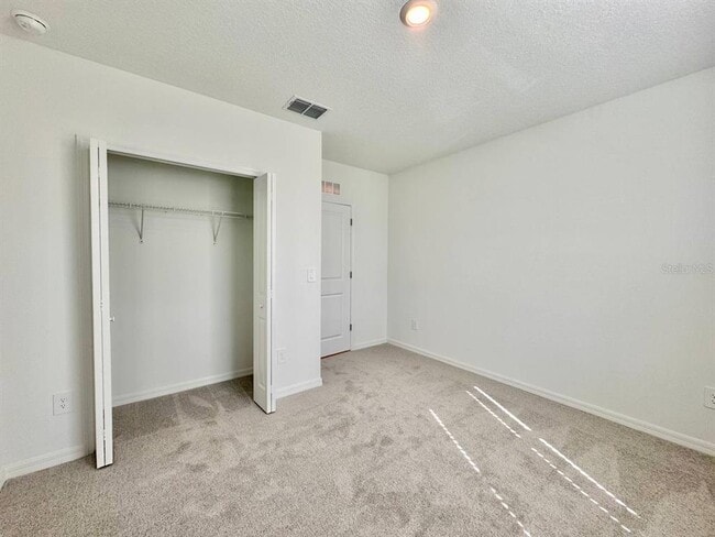 Building Photo - 17554 Pleasantview Blvd