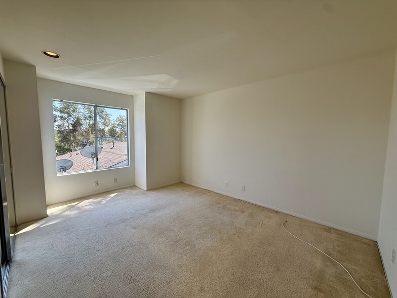 Building Photo - 1937 Euclid St