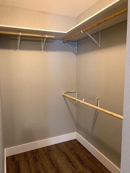 Building Photo - 2806 Bull Run