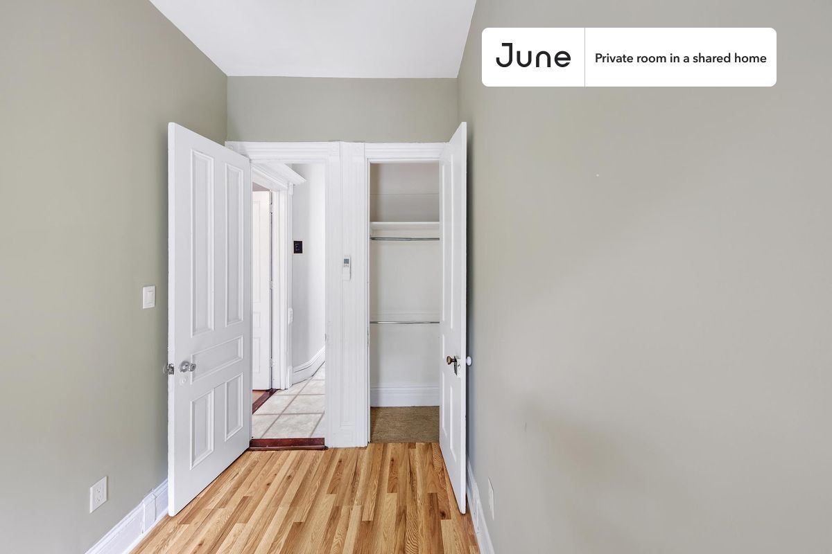 Building Photo - Room in Shared 5 bed/2 bath home in Sunset Park