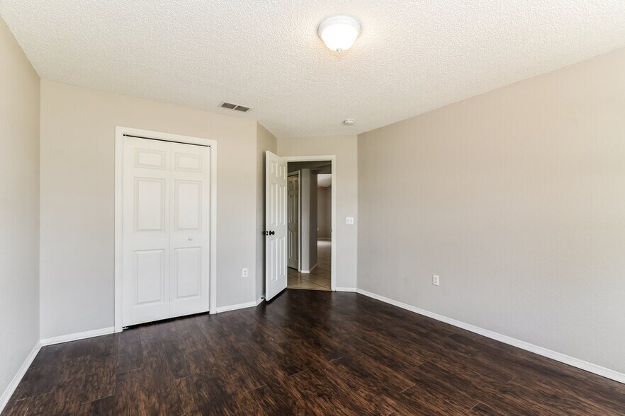 Building Photo - 1512 Lake Thomas Loop