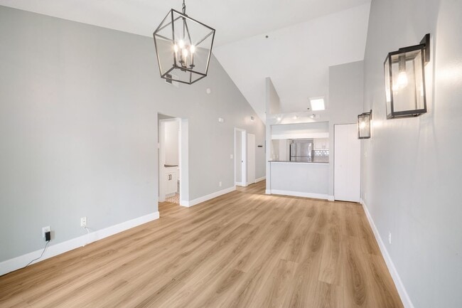 Building Photo - Spacious 2BR/2BA third floor South Tampa c...