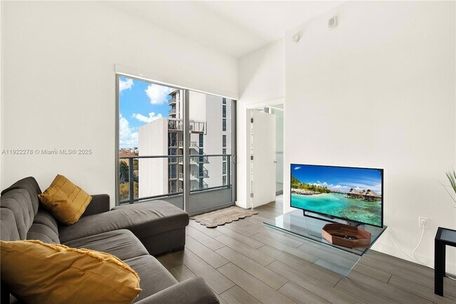 Building Photo - 1600 SW 1st Ave