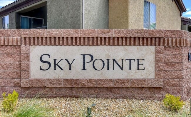 Building Photo - GORGEOUS 3 BEDROOM / 2 FULL BATH CONDO UNI...