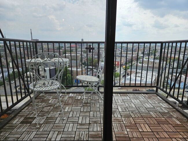 Building Photo - 1550 S Blue Island Ave