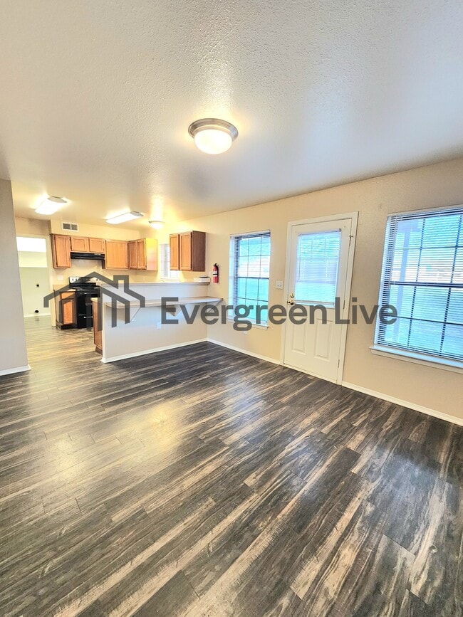 Building Photo - 112 Fireball Dr