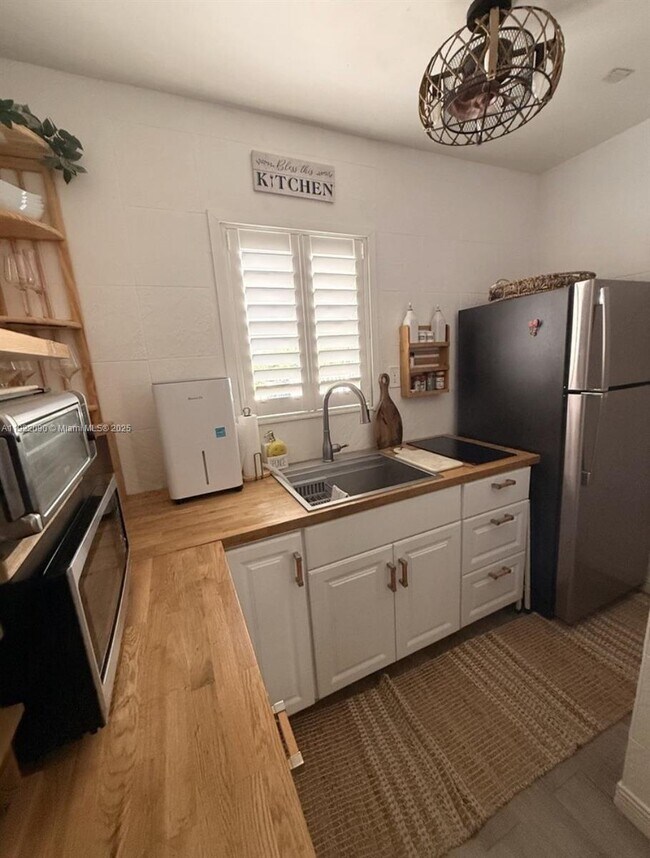 Building Photo - 309 Crocus Terrace