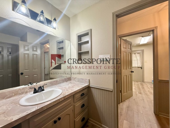 Building Photo - Almost Ready! 2 Bedroom 1 Bath ON Lake Palestine!