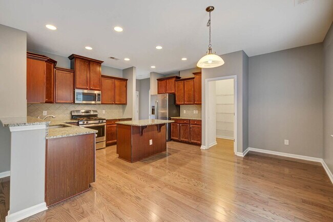 Building Photo - 9725 Black Willow Ln