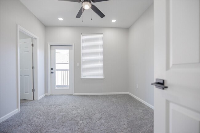 Building Photo - 2519 Washington St