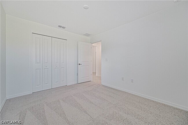 Building Photo - 2901 SW 18th Pl