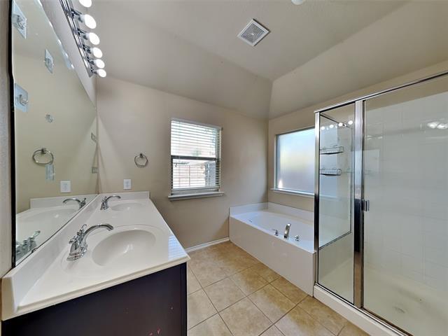 Building Photo - 1114 Bexar Ave