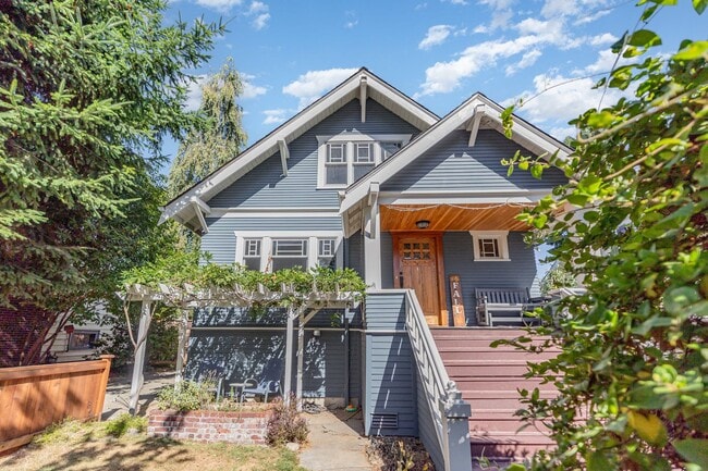 Primary Photo - Sunset Hill Home