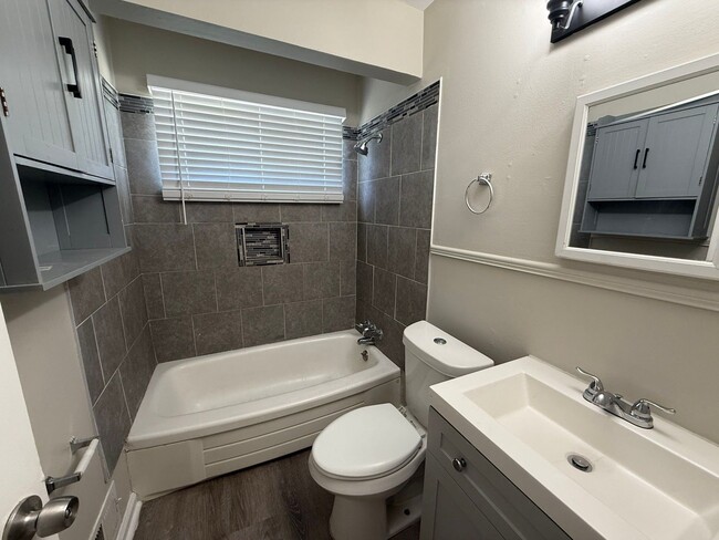 Building Photo - Renovated 3-Bedroom Ranch with 2-Car Garag...