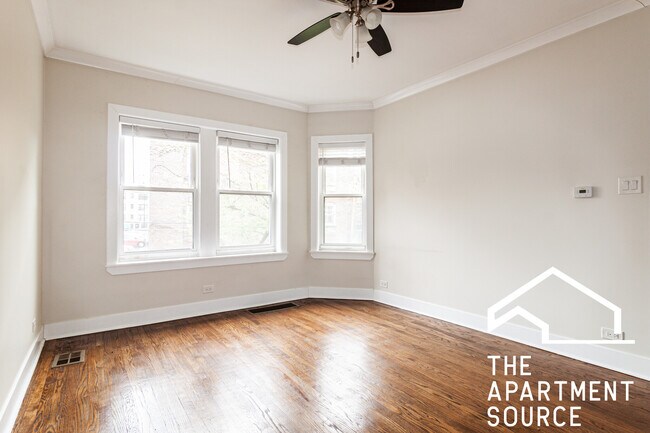 Building Photo - 646.5 W Roscoe St