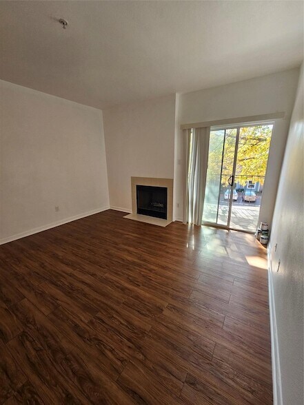 Building Photo - 12166 Metric Blvd