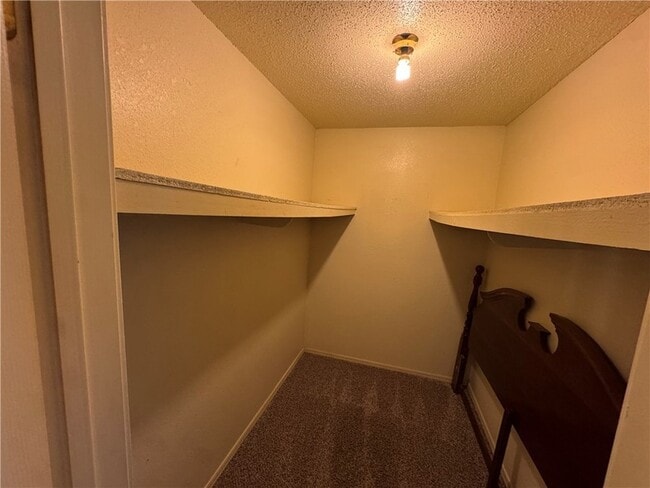 Building Photo - 321 S 11th Pl