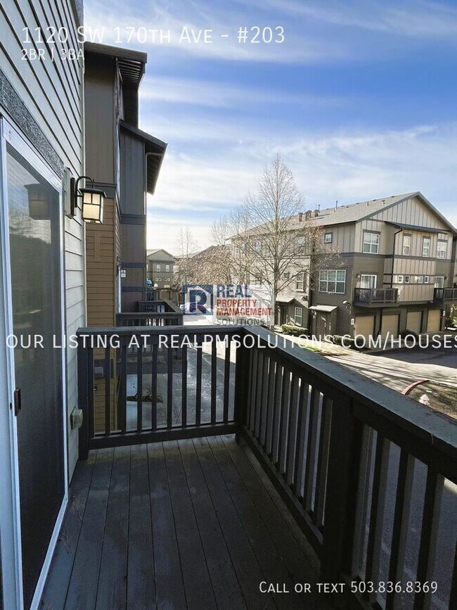 Building Photo - 1120 SW 170th Ave