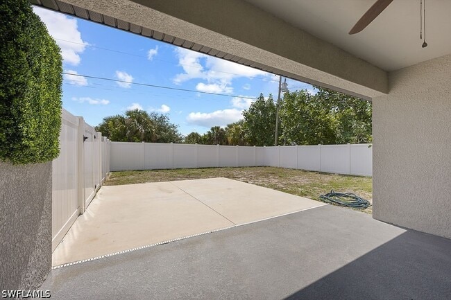 Building Photo - 3429 SW 8th Pl