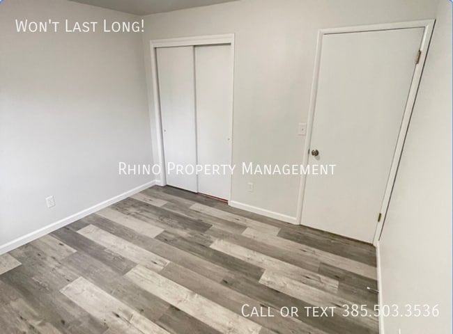 Building Photo - 1993 Champagne Ave