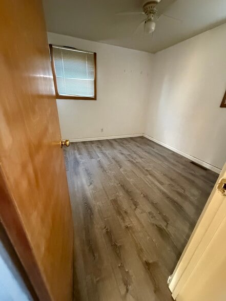 Building Photo - 7616 Howard Ave