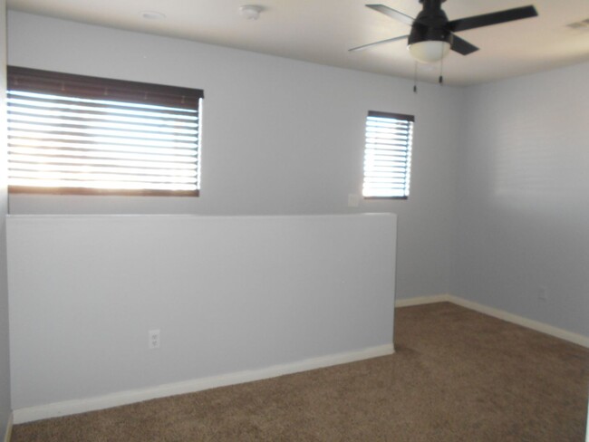 Building Photo - 4-Bedroom Rental Home with Modern Amenities