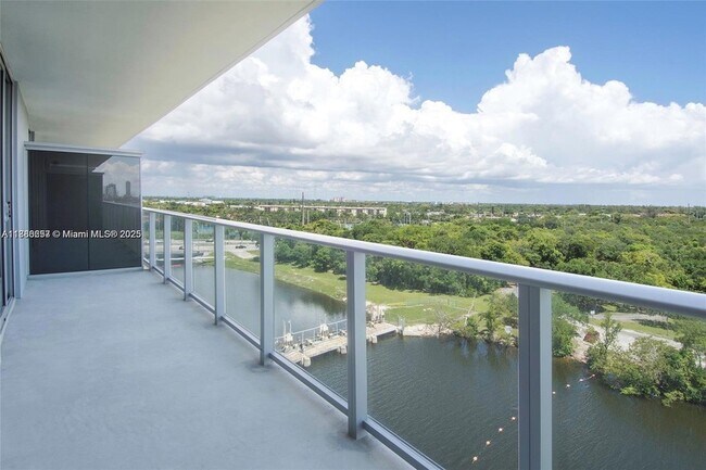 Building Photo - 16385 Biscayne Blvd