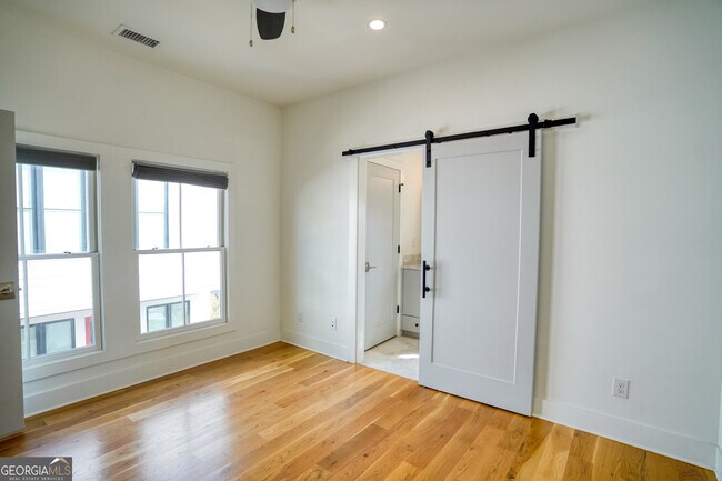 Building Photo - 157 Ravenhurst Ln