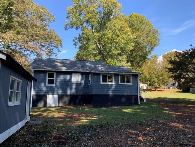 Building Photo - 578 Oakhurst Dr