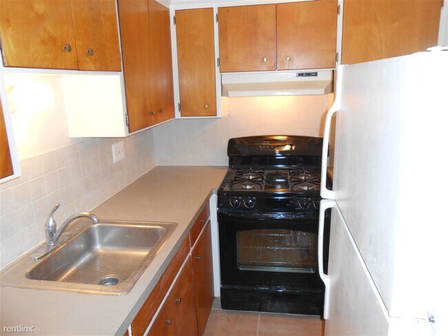 Building Photo - 1 br, 1 bath 4plex - 732 W Lincoln Ave 734...