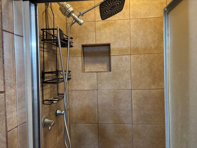 Building Photo - 13727 Abrahamson Rd